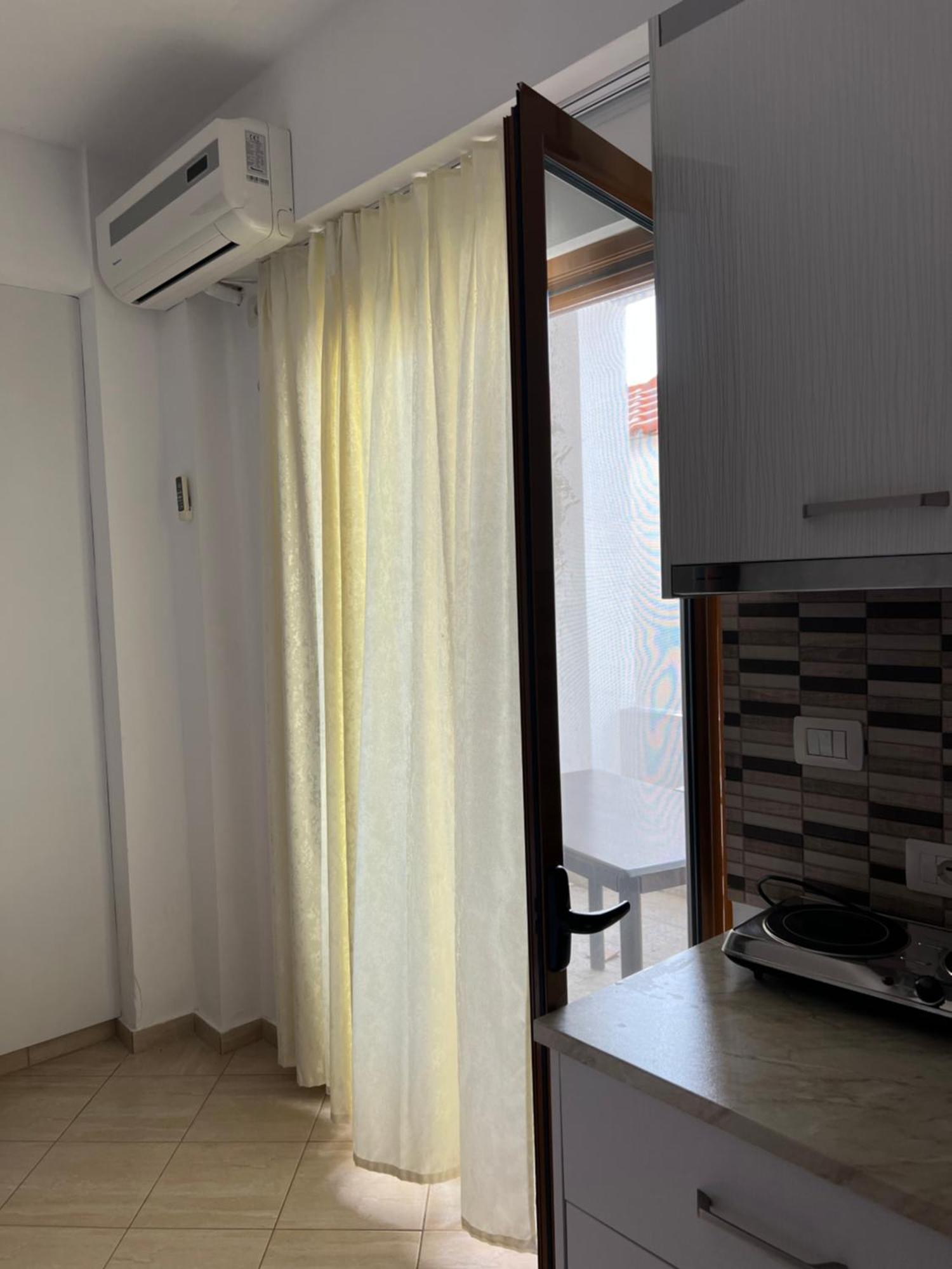 Apartment Mance *